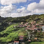 Hétvégi ház O Refugio Da Serra Do *