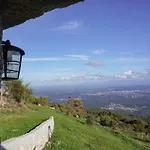 Hétvégi ház O Refugio Da Serra Do *