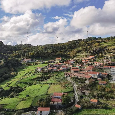 Country house O Refugio Da Serra Do *