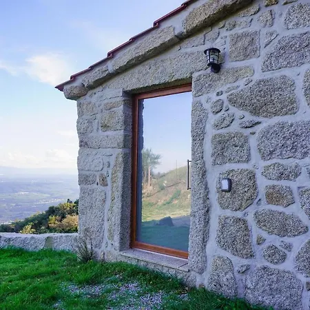 Hétvégi ház O Refugio Da Serra Do *