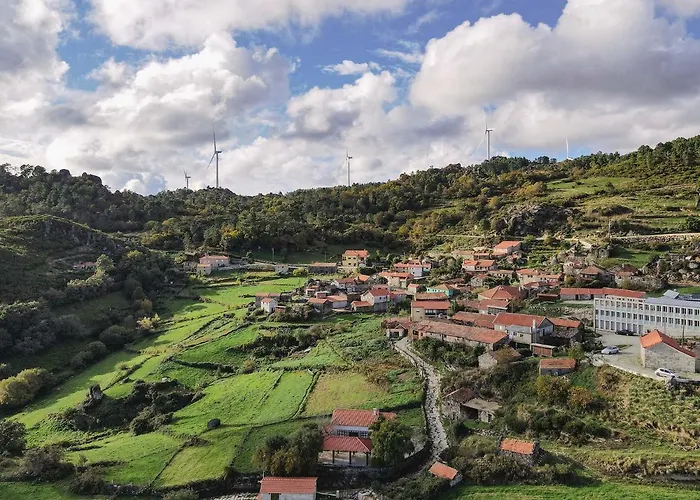 Hétvégi ház O Refugio Da Serra Do *